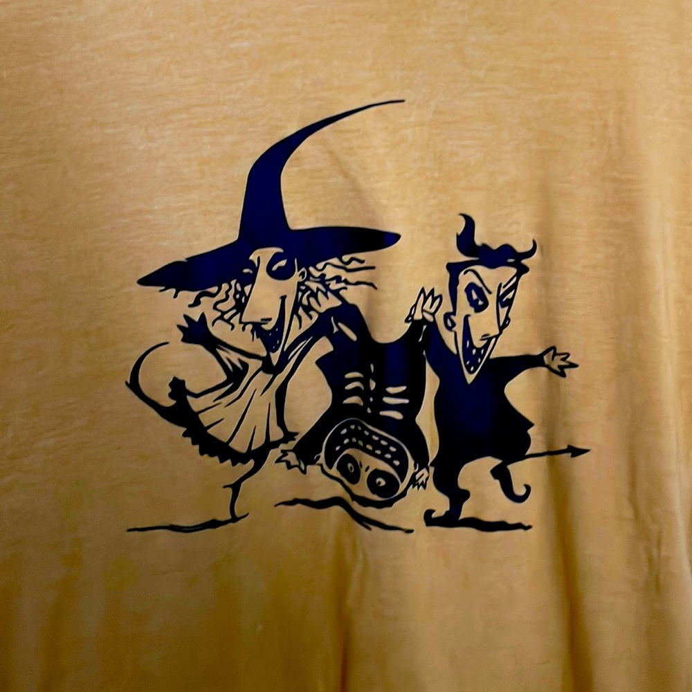 Disney Lock, Shock and Barrel T-Shirt Size L